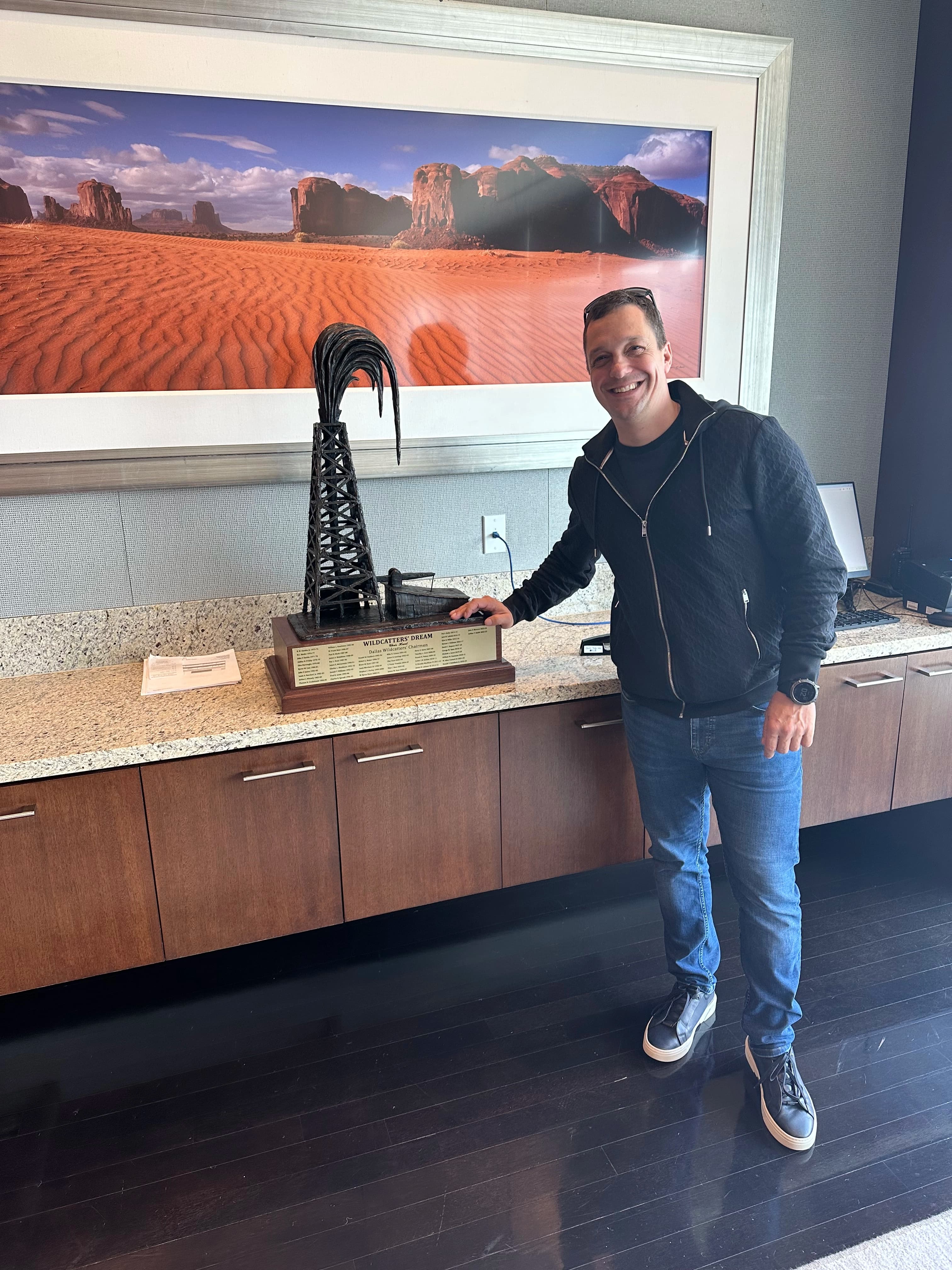 Gregor Brajović with a Wildcatter’s Dream sculpture