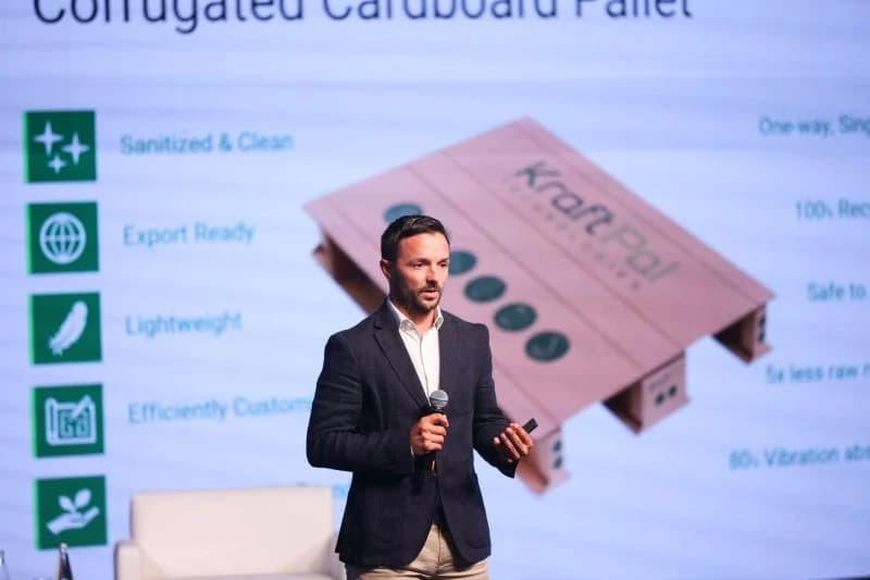 Corrugated pallet technology presented on stage