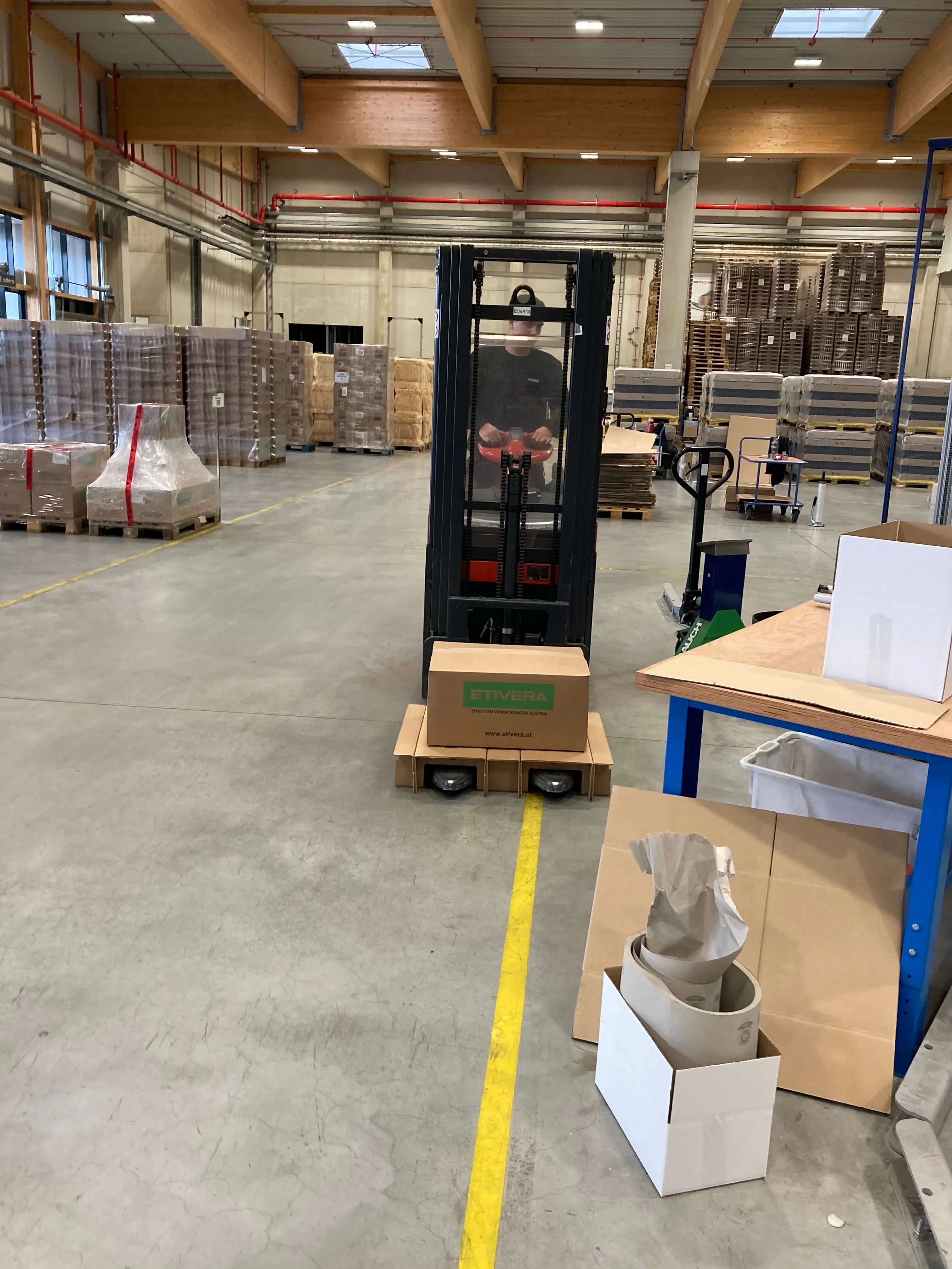 KraftPal pallet in an automated warehouse trial