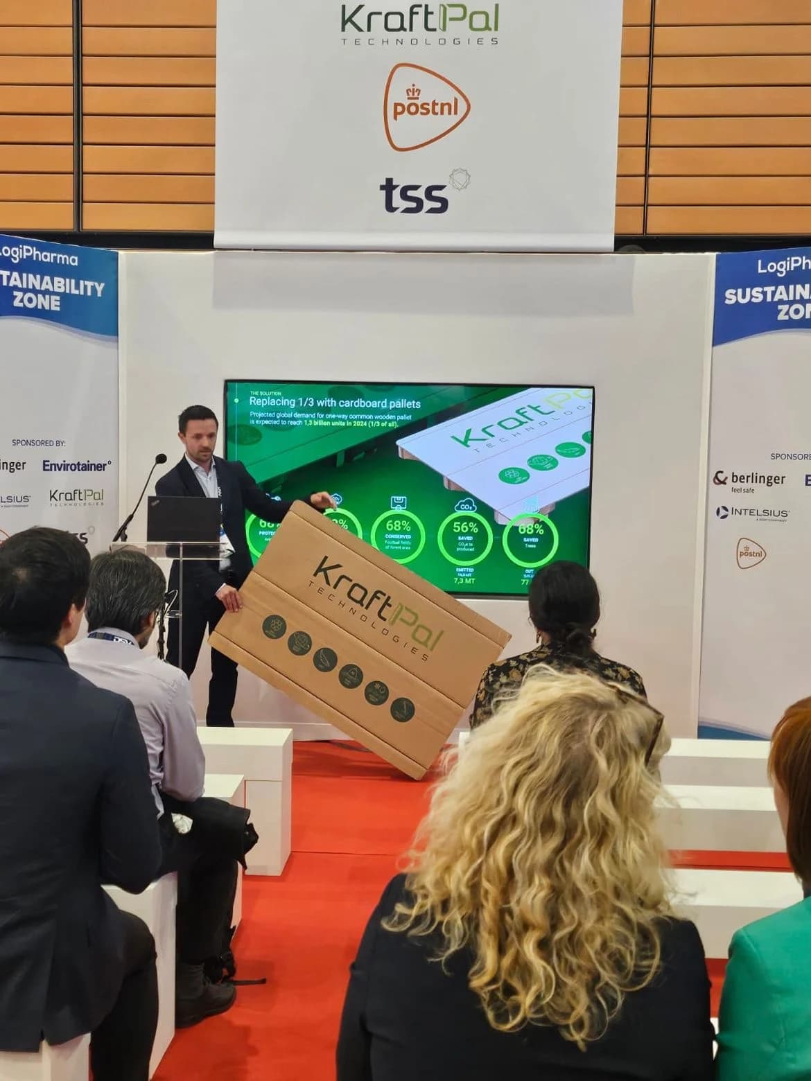 KraftPal pallet technology presented to an industry audience