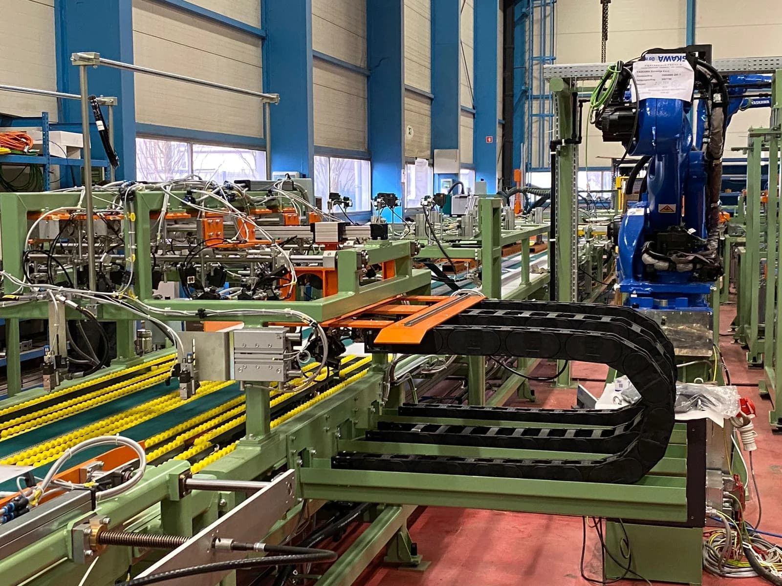 Automated KraftPal manufacturing line