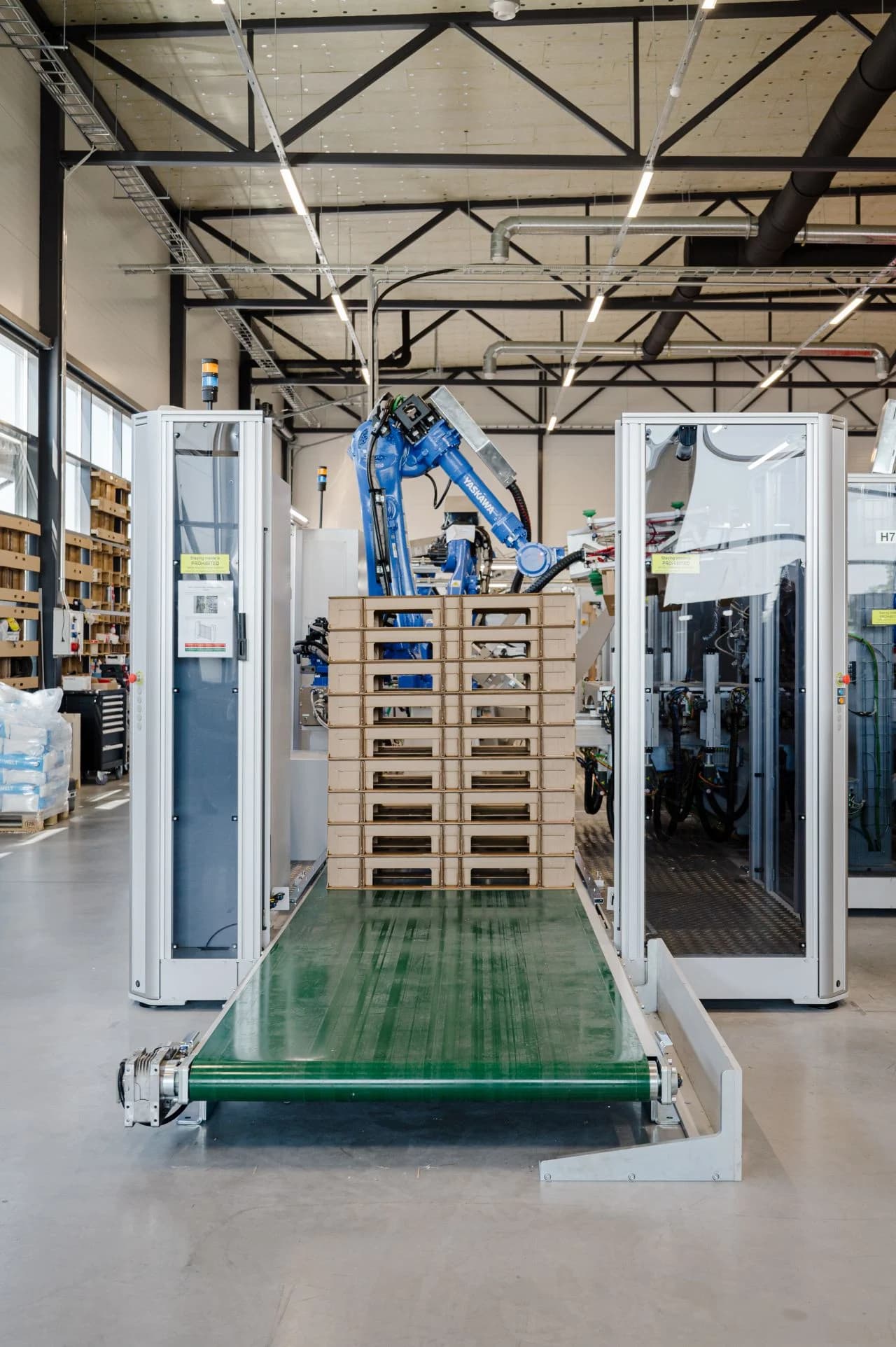 Automated vertical pallet handling equipment